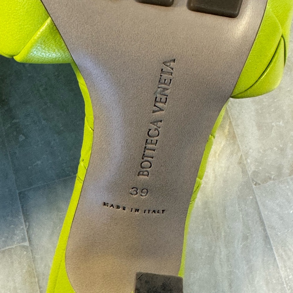 Bottega Veneta Lime Quilted Mule Sandals, size 39 - Picture 9 of 14